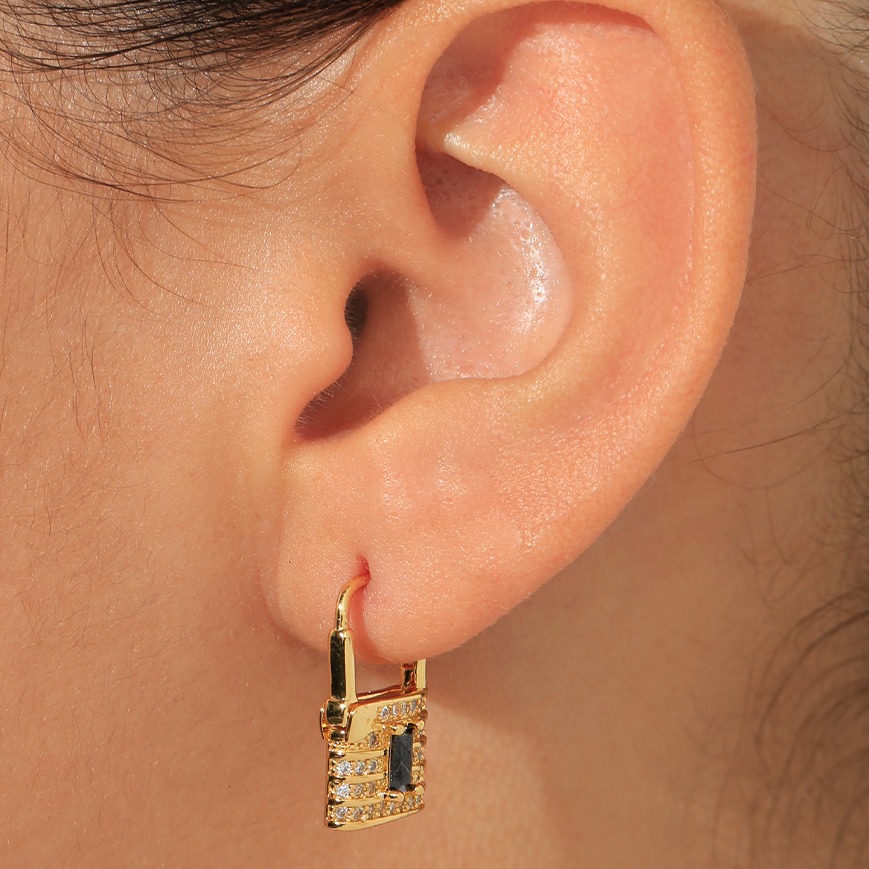 Aretes huggies 5114