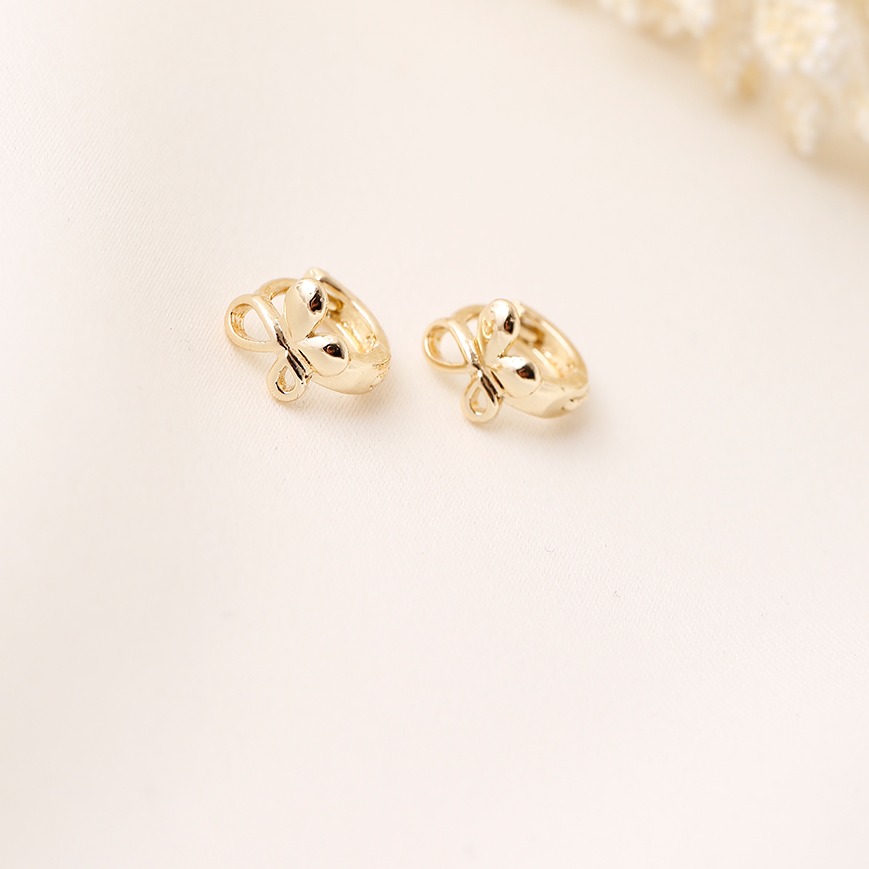 Aretes huggies 2025