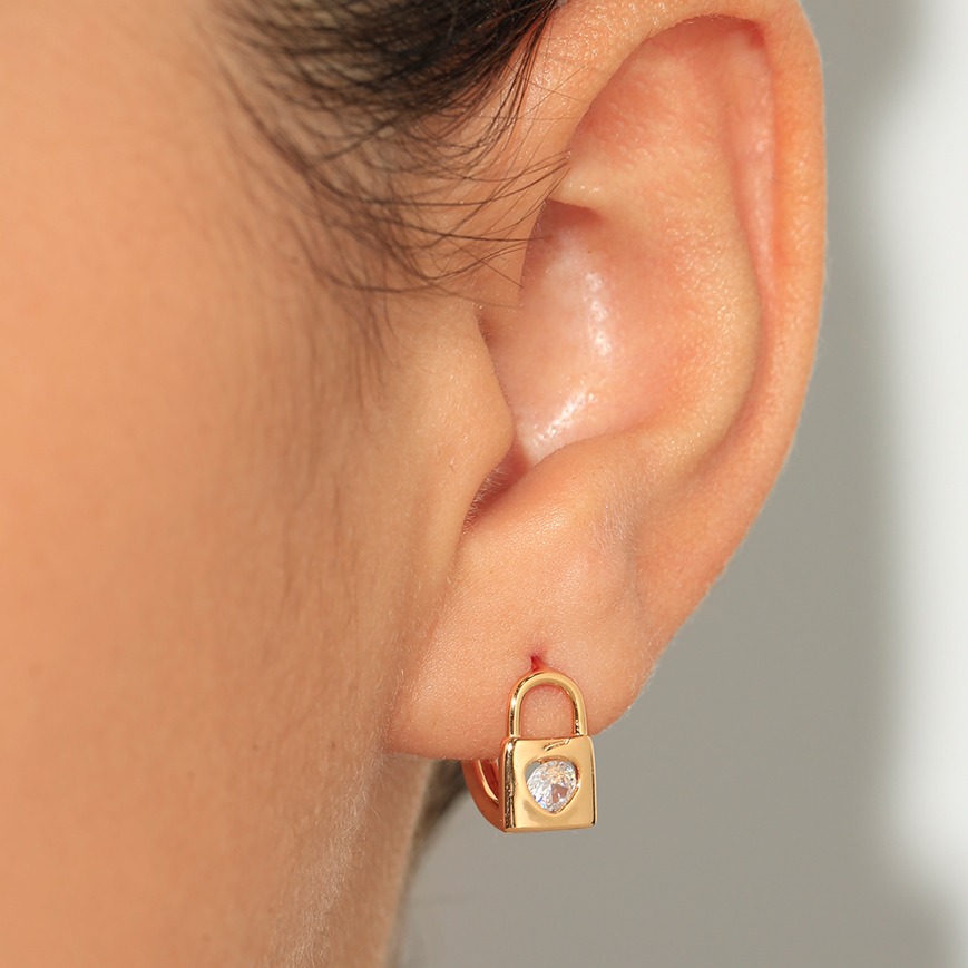 Aretes huggies 4071