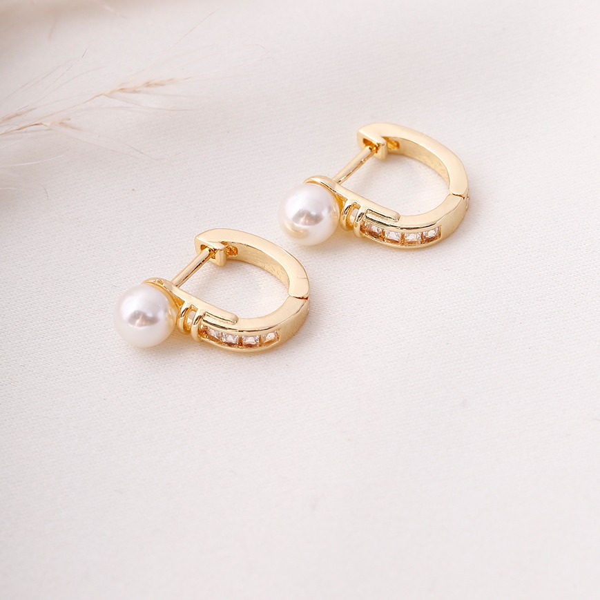 Aretes huggies 3574