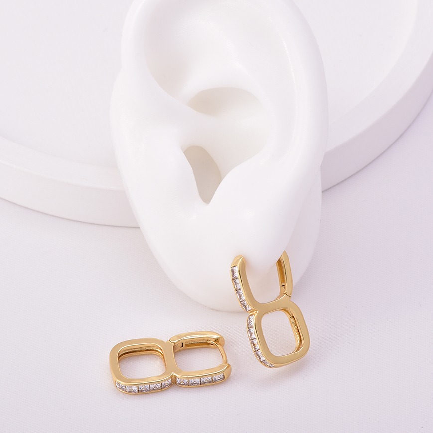 Aretes huggies 3061