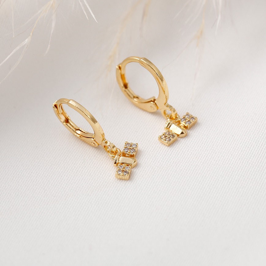 Aretes huggies 2025