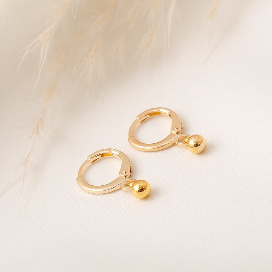 Aretes huggies 2018